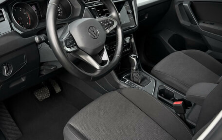Volkswagen Tiguan II, 2021 год, 2 719 000 рублей, 14 фотография