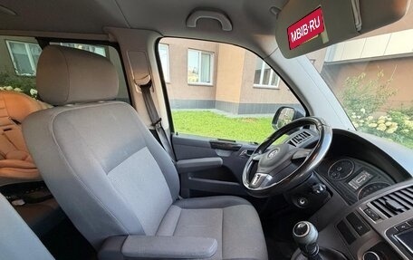 Volkswagen Caravelle T5, 2013 год, 2 050 000 рублей, 8 фотография
