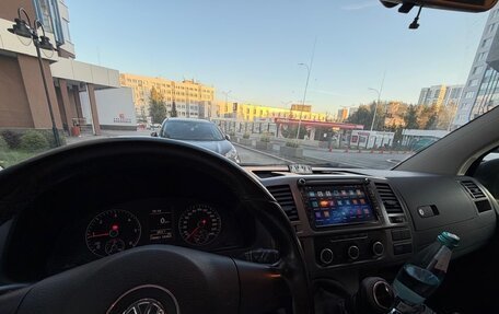 Volkswagen Caravelle T5, 2013 год, 2 050 000 рублей, 13 фотография