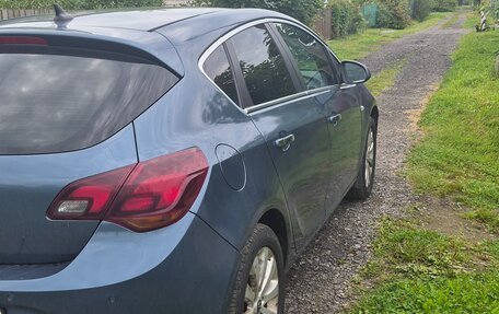Opel Astra J, 2013 год, 640 000 рублей, 4 фотография