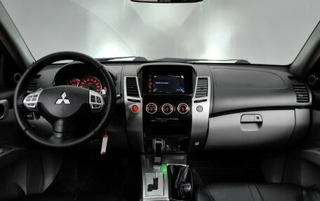 Mitsubishi Pajero Sport II рестайлинг, 2012 год, 1 098 000 рублей, 12 фотография