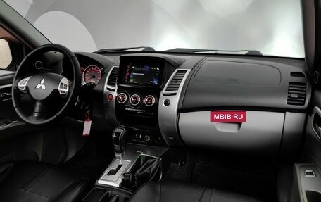 Mitsubishi Pajero Sport II рестайлинг, 2012 год, 1 098 000 рублей, 13 фотография