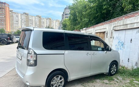Toyota Voxy II, 2009 год, 950 000 рублей, 5 фотография