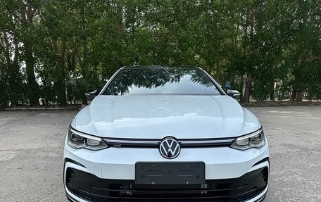 Volkswagen Golf VIII, 2023 год, 1 910 000 рублей, 2 фотография