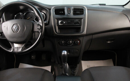 Renault Logan II, 2018 год, 779 000 рублей, 9 фотография