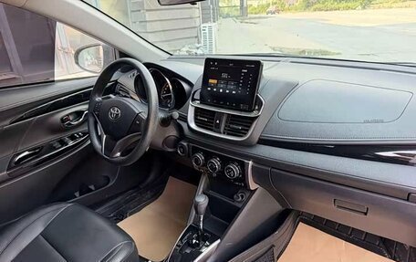Toyota Yaris XP150 рестайлинг, 2022 год, 1 033 000 рублей, 8 фотография
