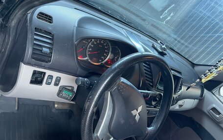 Mitsubishi L200 IV рестайлинг, 2013 год, 1 200 000 рублей, 10 фотография