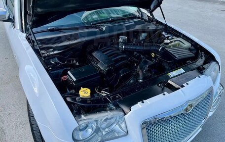 Chrysler 300C II, 2008 год, 1 000 000 рублей, 13 фотография