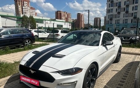 Ford Mustang VI рестайлинг, 2022 год, 2 700 000 рублей, 1 фотография