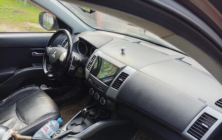 Mitsubishi Outlander III рестайлинг 3, 2011 год, 1 000 000 рублей, 5 фотография
