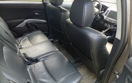 Mitsubishi Outlander III рестайлинг 3, 2011 год, 1 000 000 рублей, 2 фотография
