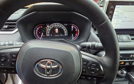 Toyota RAV4, 2019 год, 3 150 000 рублей, 2 фотография