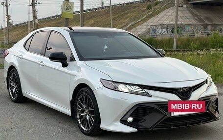Toyota Camry, 2018 год, 2 999 900 рублей, 8 фотография