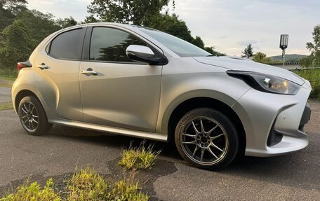 Toyota Yaris, 2021 год, 975 000 рублей, 4 фотография