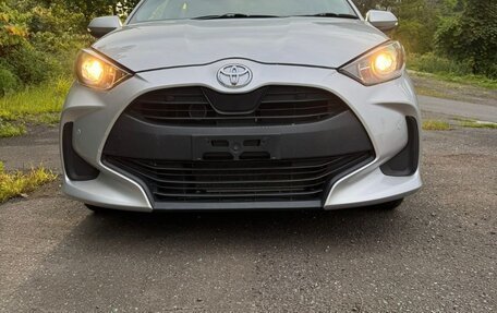 Toyota Yaris, 2021 год, 975 000 рублей, 2 фотография
