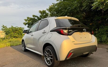 Toyota Yaris, 2021 год, 975 000 рублей, 7 фотография