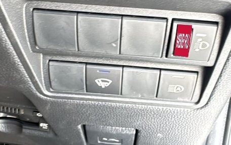 Toyota Yaris, 2021 год, 975 000 рублей, 11 фотография