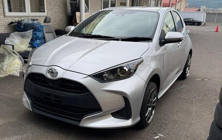 Toyota Yaris, 2021 год, 975 000 рублей, 13 фотография