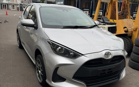 Toyota Yaris, 2021 год, 975 000 рублей, 16 фотография