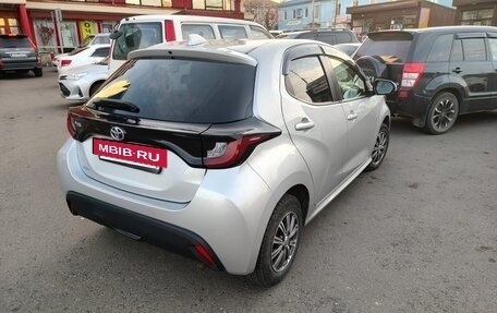 Toyota Yaris, 2021 год, 975 000 рублей, 17 фотография