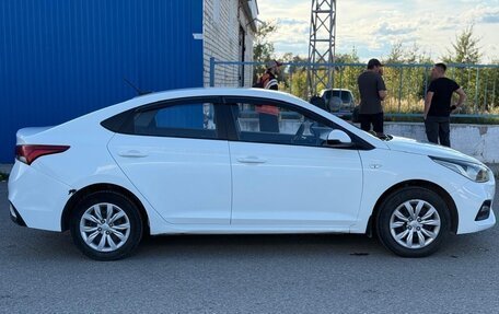 Hyundai Solaris II рестайлинг, 2019 год, 760 000 рублей, 3 фотография