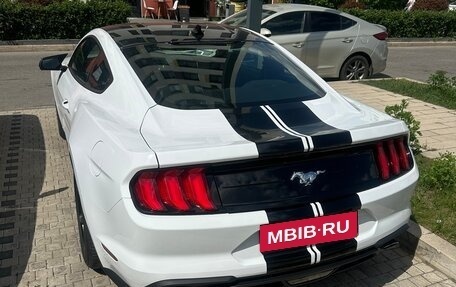 Ford Mustang VI рестайлинг, 2022 год, 2 700 000 рублей, 2 фотография