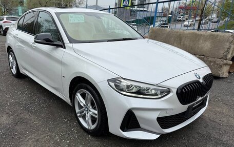 BMW 1 серия, 2022 год, 1 800 000 рублей, 6 фотография