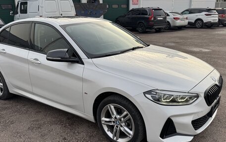 BMW 1 серия, 2022 год, 1 800 000 рублей, 4 фотография