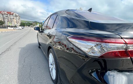Toyota Camry, 2019 год, 3 050 000 рублей, 4 фотография