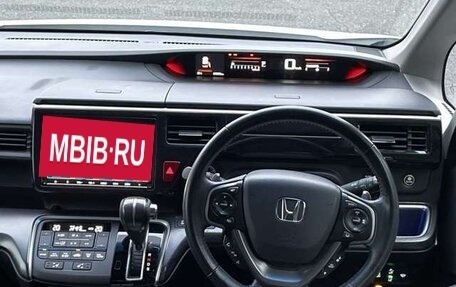 Honda Stepwgn IV, 2022 год, 1 950 000 рублей, 10 фотография