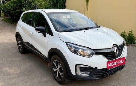 Renault Kaptur I рестайлинг, 2019 год, 930 000 рублей, 2 фотография