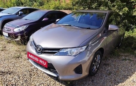 Toyota Auris II, 2013 год, 1 200 000 рублей, 2 фотография