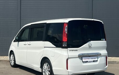 Honda Stepwgn IV, 2018 год, 1 720 000 рублей, 7 фотография