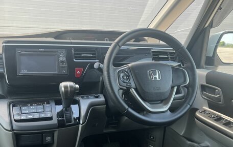 Honda Stepwgn IV, 2018 год, 1 720 000 рублей, 16 фотография