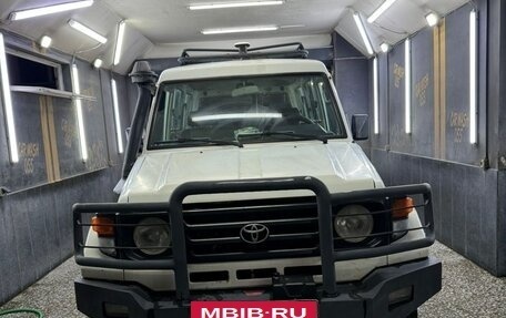 Toyota Land Cruiser 70, 2007 год, 3 500 000 рублей, 3 фотография