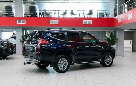 Mitsubishi Pajero Sport III рестайлинг, 2017 год, 2 390 000 рублей, 2 фотография
