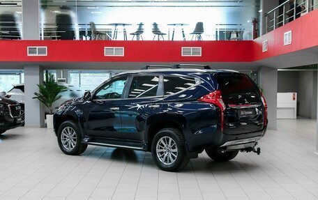 Mitsubishi Pajero Sport III рестайлинг, 2017 год, 2 390 000 рублей, 4 фотография