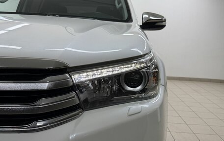 Toyota Hilux VIII, 2017 год, 3 850 000 рублей, 7 фотография