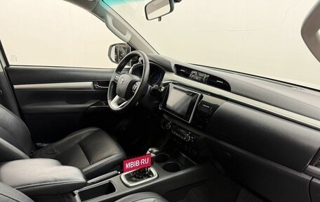 Toyota Hilux VIII, 2017 год, 3 850 000 рублей, 11 фотография