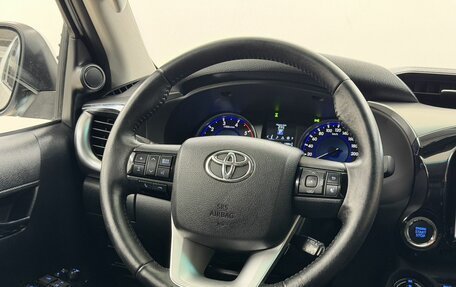 Toyota Hilux VIII, 2017 год, 3 850 000 рублей, 17 фотография