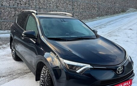 Toyota RAV4, 2018 год, 2 050 000 рублей, 3 фотография