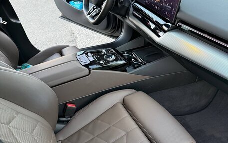 BMW 5 серия, 2023 год, 7 150 000 рублей, 21 фотография