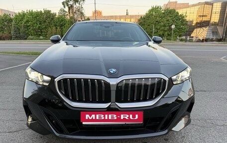 BMW 5 серия, 2023 год, 7 150 000 рублей, 9 фотография