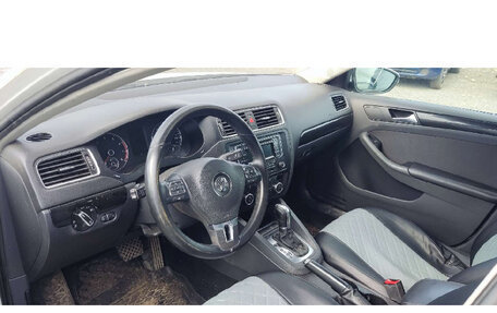 Volkswagen Jetta VI, 2013 год, 800 000 рублей, 10 фотография