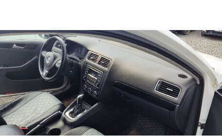 Volkswagen Jetta VI, 2013 год, 800 000 рублей, 14 фотография