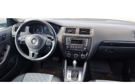 Volkswagen Jetta VI, 2013 год, 800 000 рублей, 15 фотография