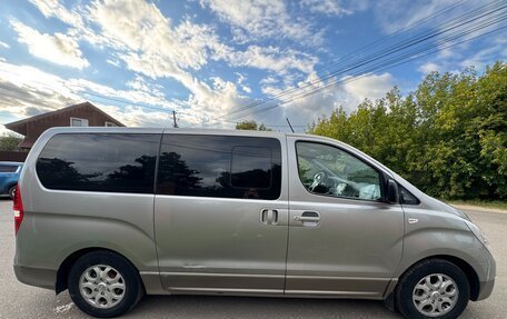 Hyundai H-1 II рестайлинг, 2015 год, 2 350 000 рублей, 4 фотография