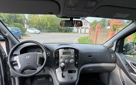 Hyundai H-1 II рестайлинг, 2015 год, 2 350 000 рублей, 7 фотография