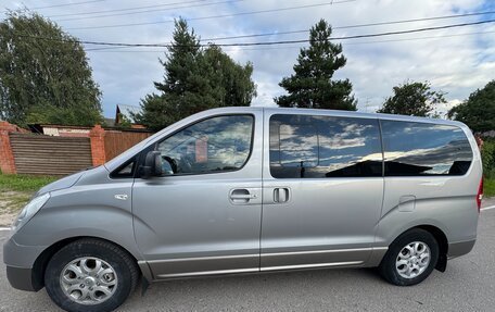 Hyundai H-1 II рестайлинг, 2015 год, 2 350 000 рублей, 16 фотография