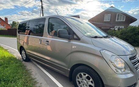 Hyundai H-1 II рестайлинг, 2015 год, 2 350 000 рублей, 14 фотография